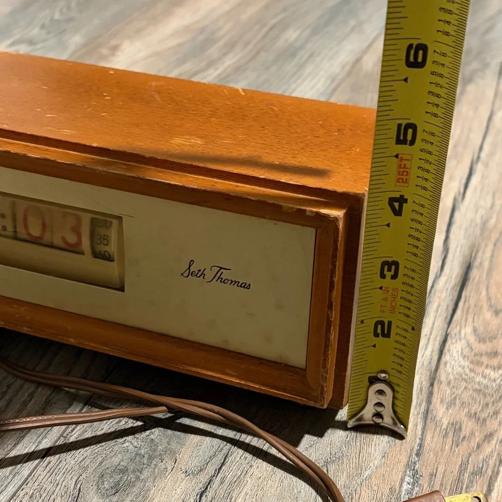 MCM Seth Thomas Speed Read Electric Flip Clock Wood Case Vintage Not Working